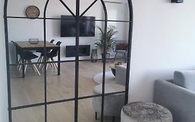 Studio De Strandloper Met 1 Zetelbed En 1 Bedkast